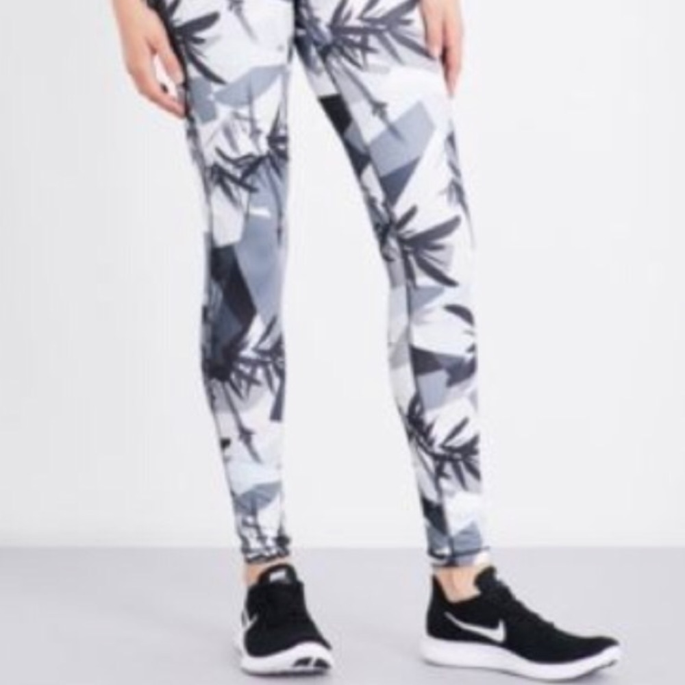 NWT Sweaty Betty Palm Print Contour Legging
